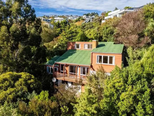 House for sale in Chaslands, Canterbury