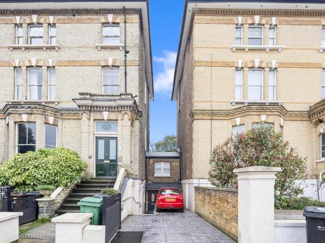 Apartment for rent in Primrose Hill, Greater London