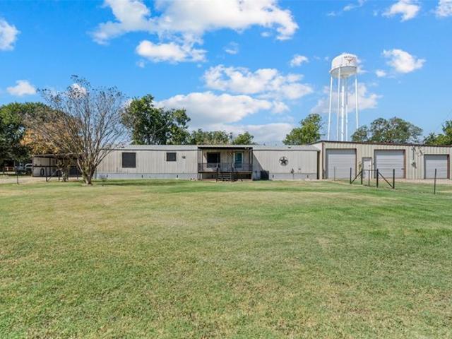 House for sale in Axtell, Texas