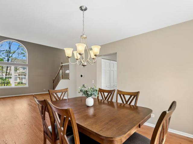 House for sale in Lindenhurst, Illinois