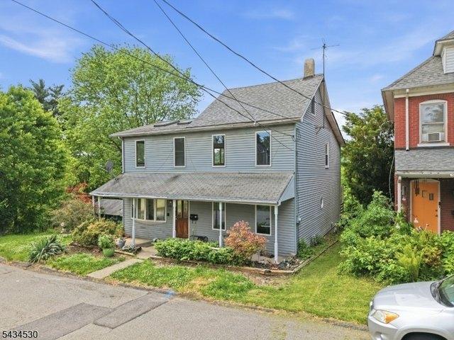 House for sale in Stewartsville, New Jersey