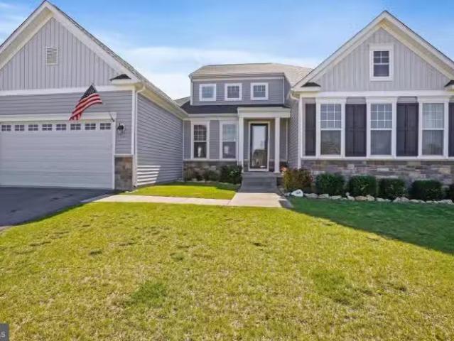 House for sale in Charles Town