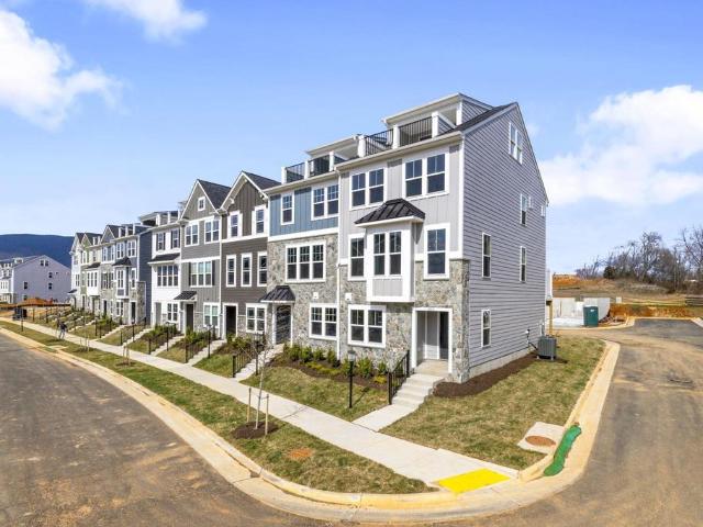 Townhouse for sale in Virginia