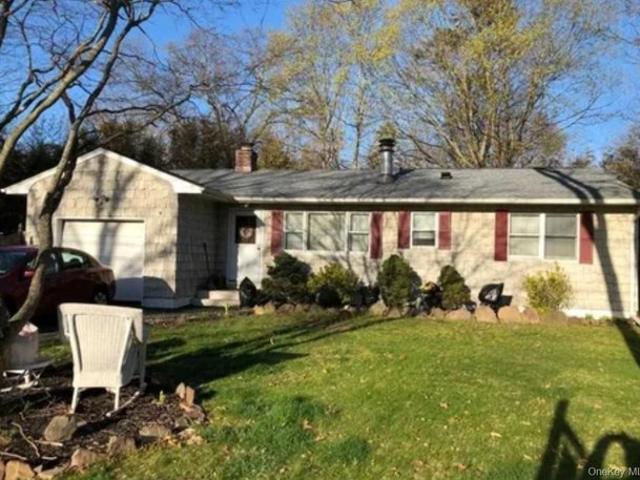 House for sale in Miller Place, New York