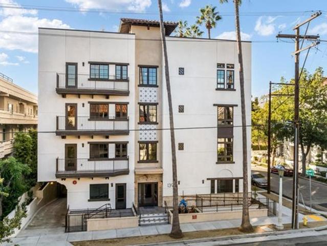 Condo for sale in Pasadena, California