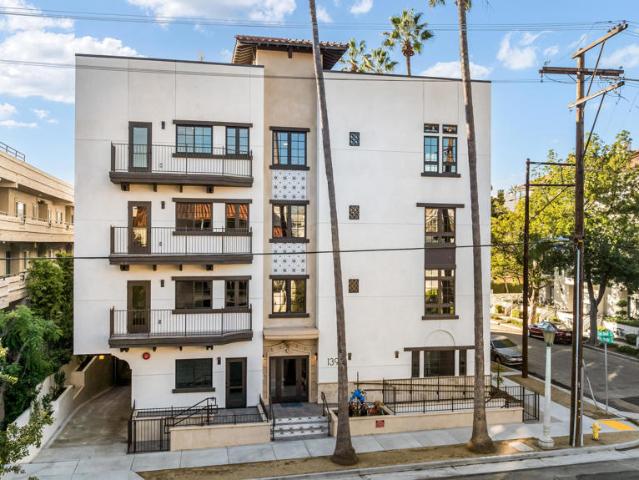 Condo for sale in Pasadena, California