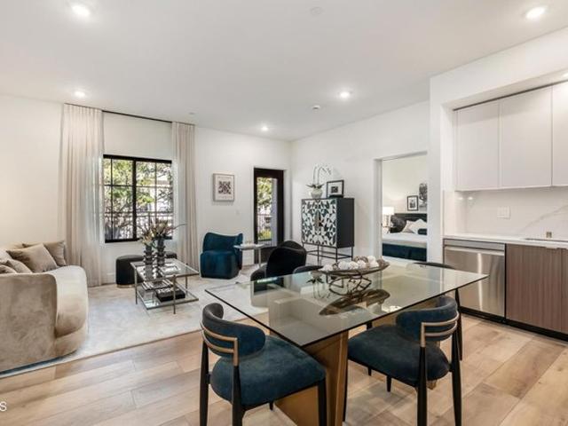 Condo for sale in Pasadena, California