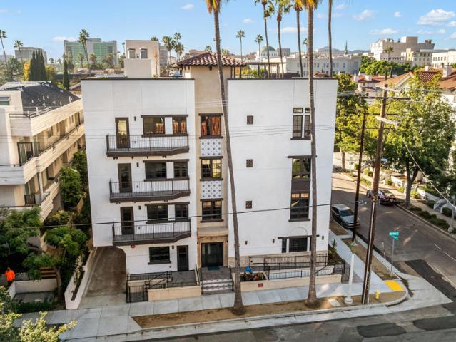 Condo for sale in Pasadena, California