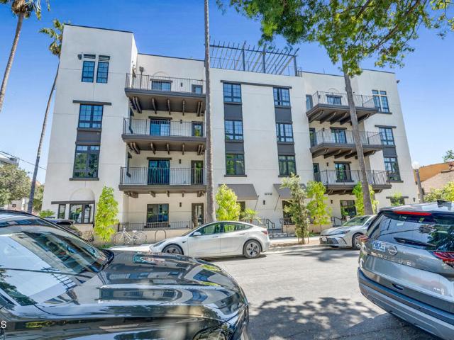 Condo for sale in Pasadena, California