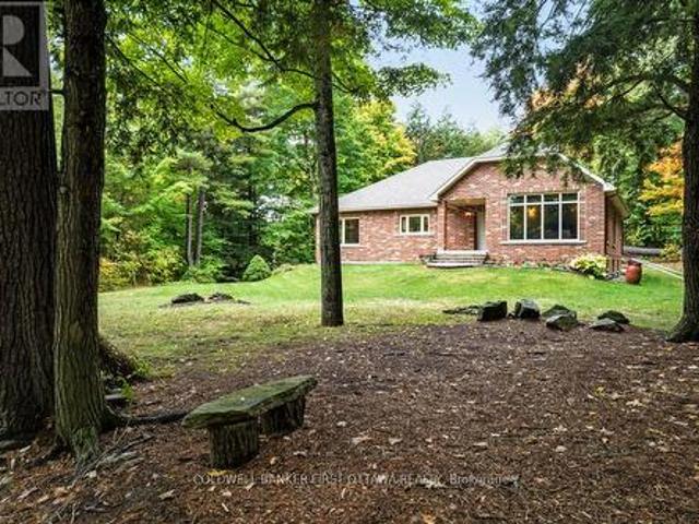 House for sale in Ontario