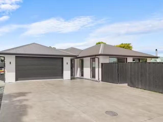 House for sale in Chaslands, Canterbury