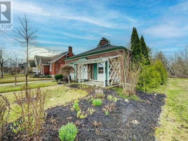 House for sale in Mill Courtland Woodside Park, Kitchener