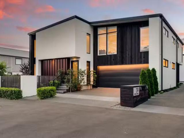House for sale in Saint Albans, Canterbury