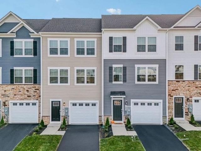 Townhouse for sale in Virginia