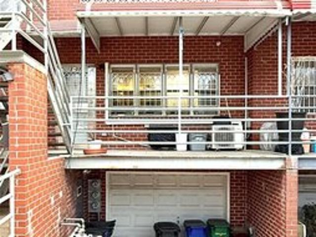 House for sale in Queens, Arverne