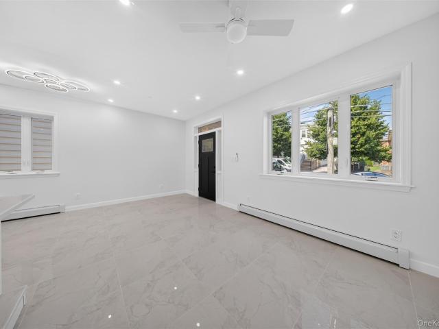 House for sale in Queens, Arverne