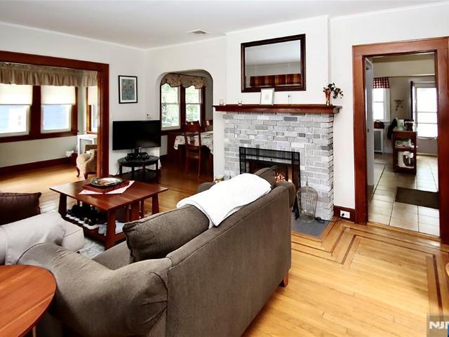 House for sale in Fair Lawn, New Jersey