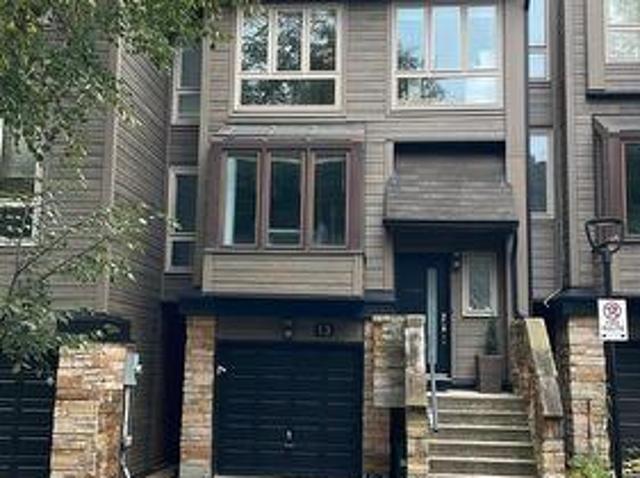 Townhouse for rent in Castle Green, Oakville