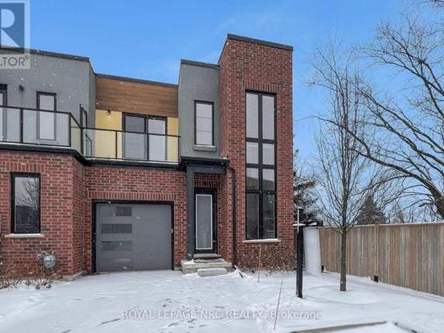 Townhouse for sale in Niagara, Ontario