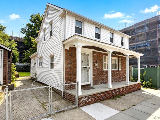 House for sale in College Point, New York