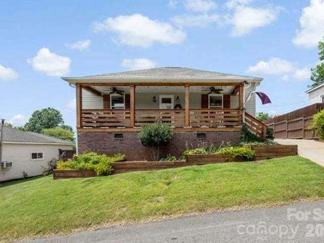 House for sale in Cramerton, North Carolina