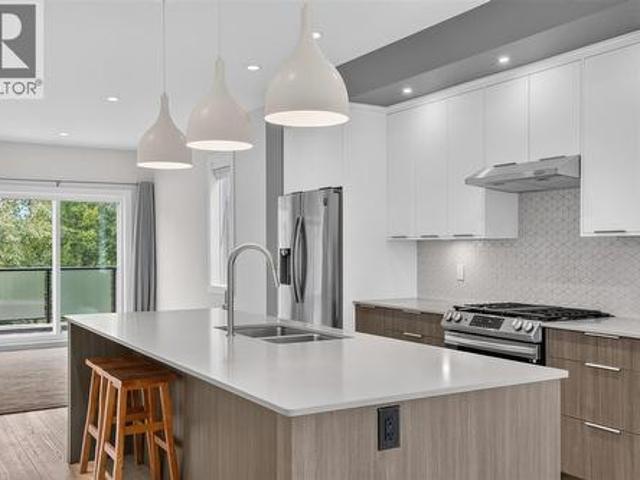 House for sale in Comox, British Columbia