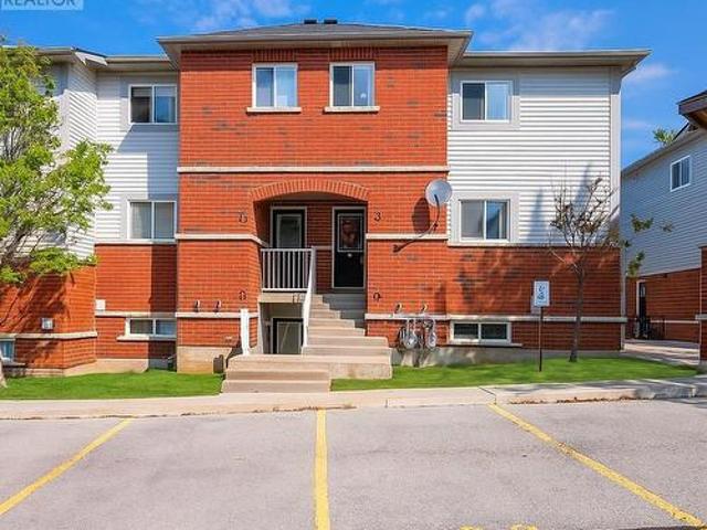 Townhouse for sale in Ardagh Bluffs, Barrie