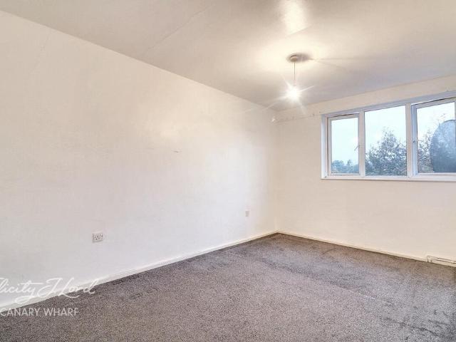 Apartment for rent in Cubitt Town, Greater London