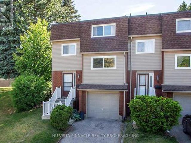 Townhouse for sale in Waterloo, Ontario