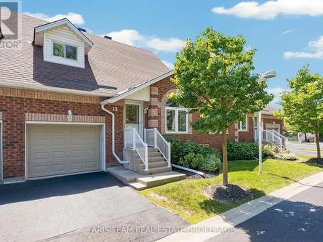 Townhouse for sale in Barrie, Ontario