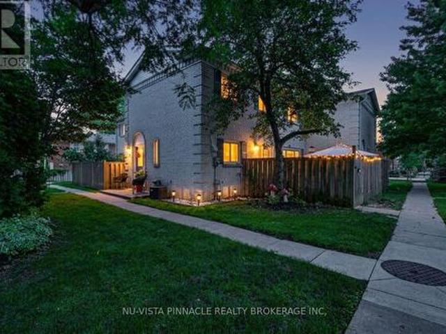 Townhouse for sale in Arva, Ontario