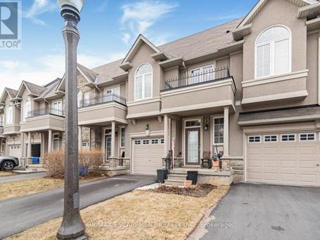 Townhouse for sale in Ancaster, Ontario