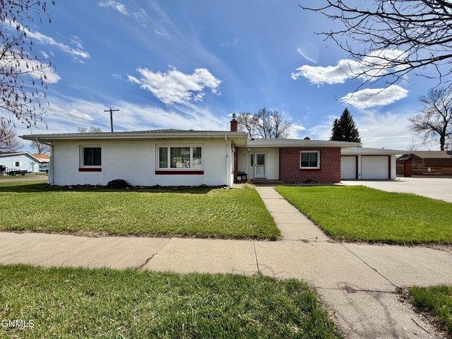 House for sale in Hazen, North Dakota
