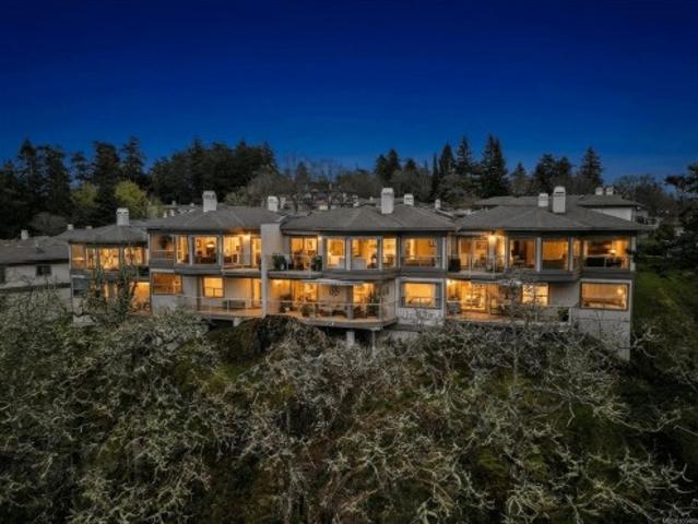 House for sale in Saanich, British Columbia