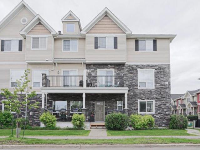 Townhouse for sale in Wedgewood, Alberta