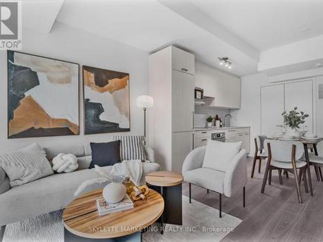 Townhouse for rent in Don Valley East, Toronto