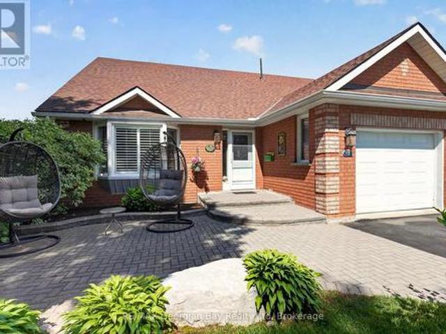 Townhouse for sale in Penetanguishene, Ontario