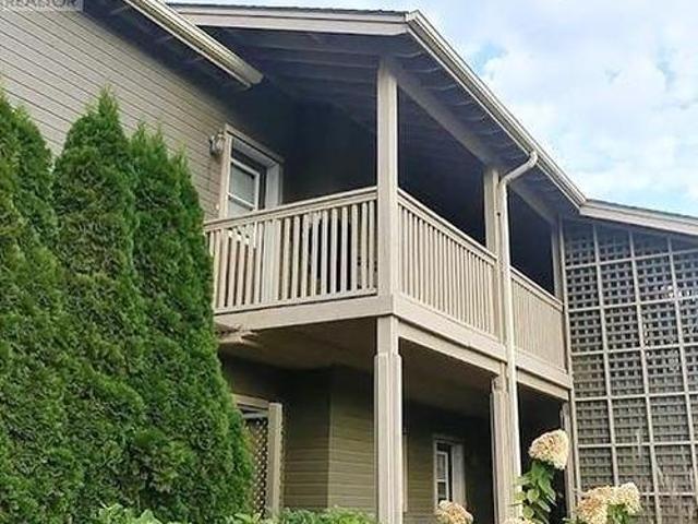 Townhouse for rent in Collingwood, Central Ontario