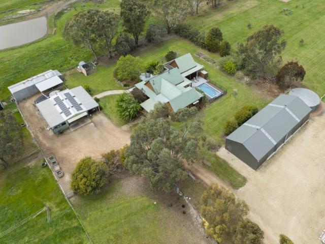 Cottage for sale in Merrijig, Victoria