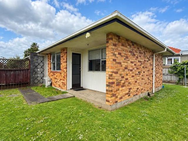 House for rent in Owhata, Oroua County