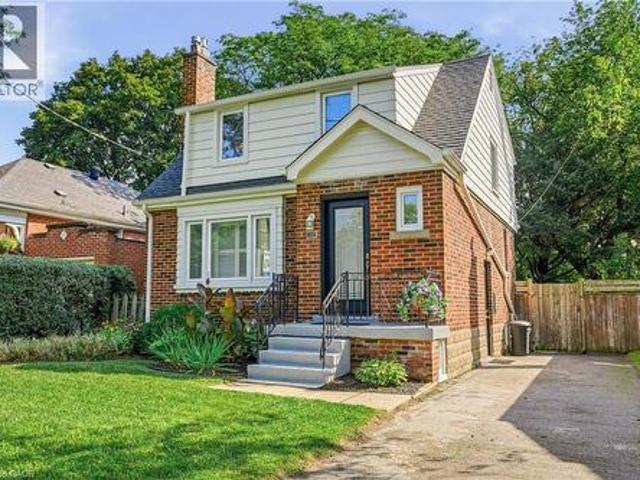 House for sale in University Gardens, Hamilton