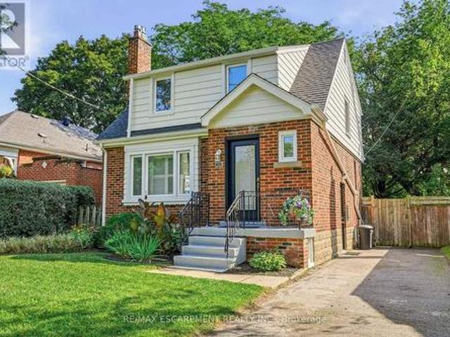 House for sale in University Gardens, Hamilton