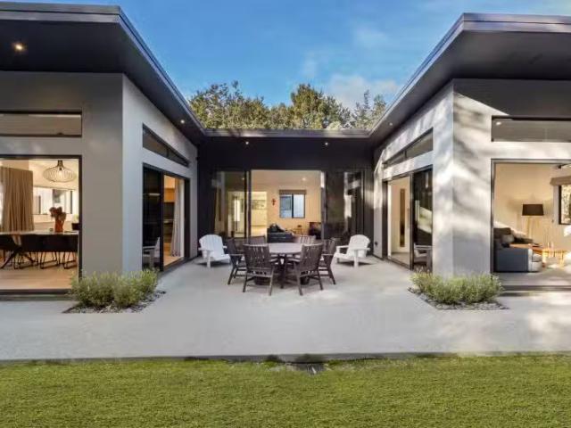 House for sale in Otakou