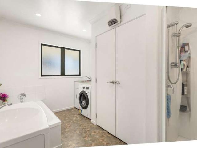 House for sale in Otakou