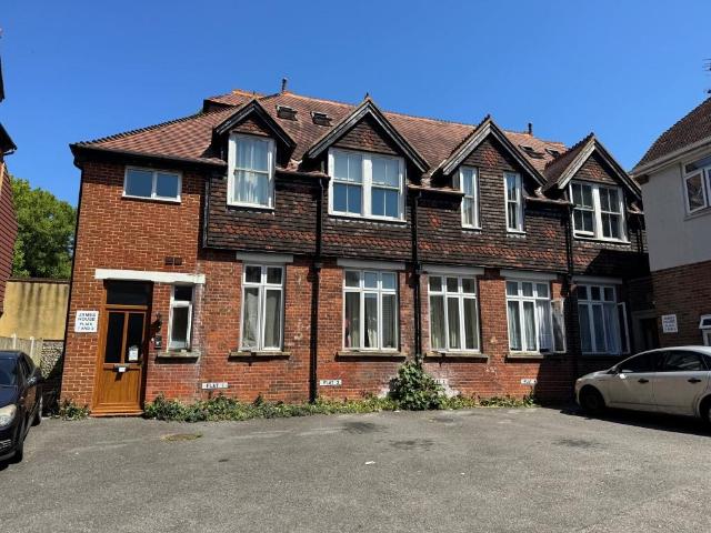 Flat for sale in Tower Hamlets, Ash