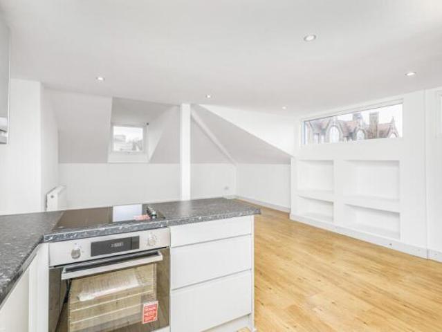 Apartment for sale in London Borough of Croydon, Upper Norwood