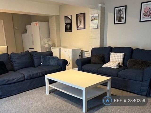 House for rent in Rowanfield, Golden Valley