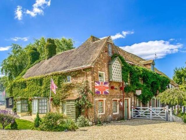 House for sale in Lyons, Greater London