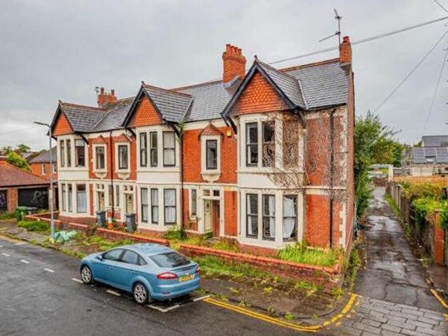 House for sale in Lyons, Greater London