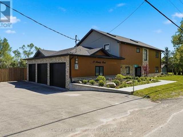 House for sale in Ontario